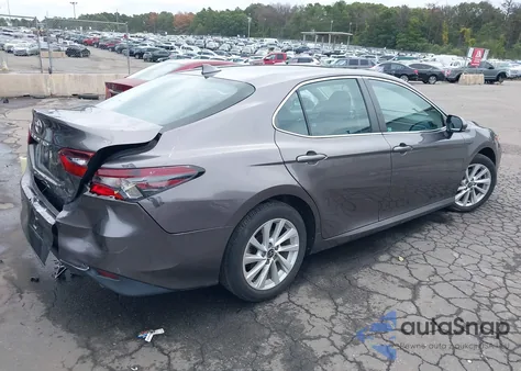 2022 Toyota Camry Le из США, поврежденный, VIN 4T1C11AK2NU652064